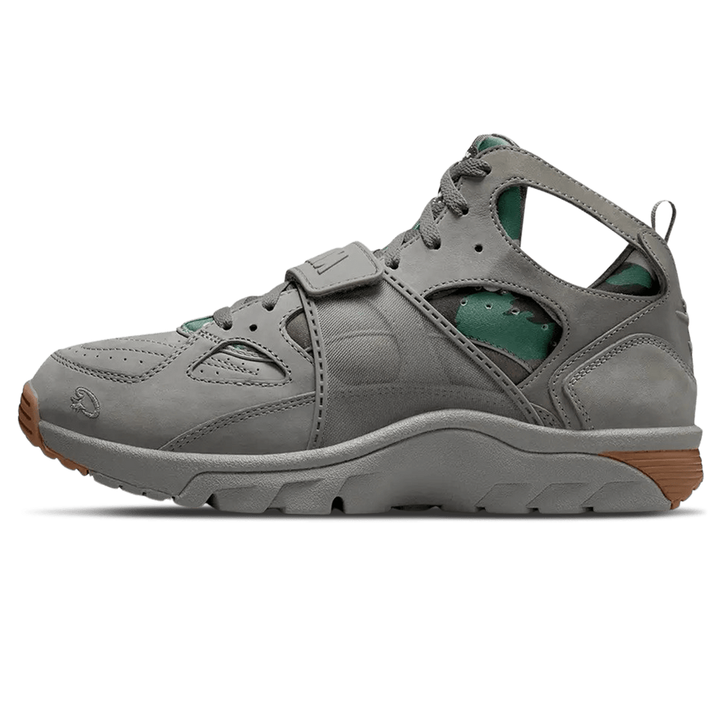 Corteiz x Nike Air Trainer Huarache 'Flat Pewter'