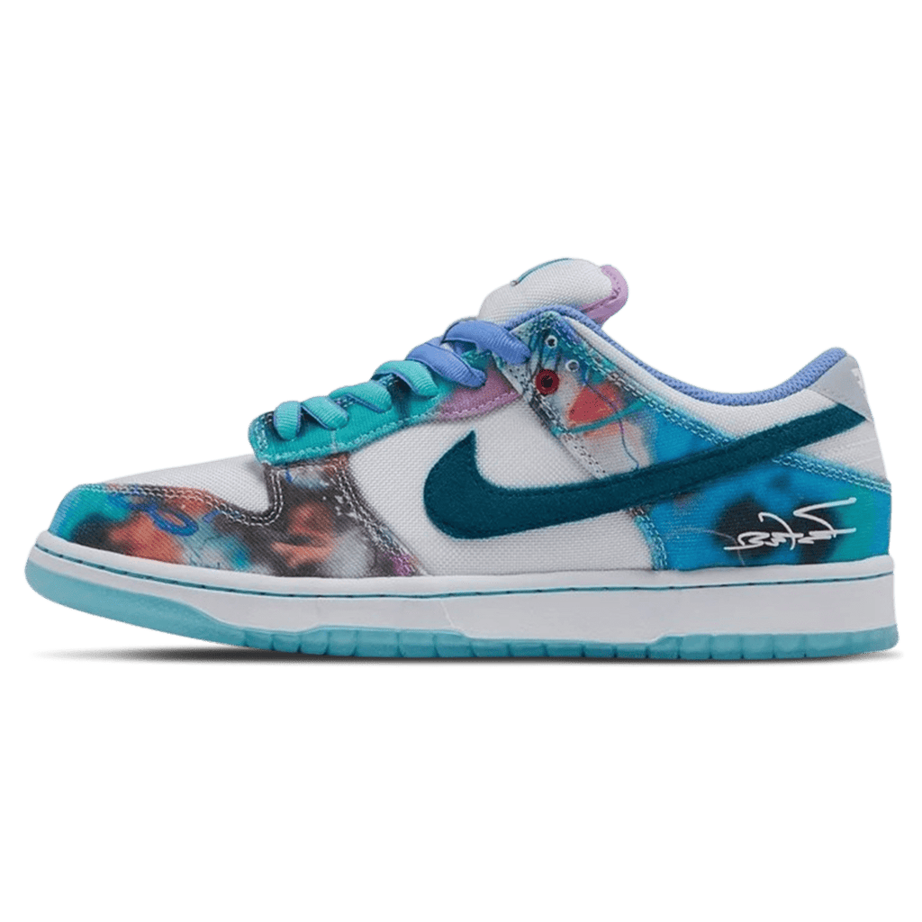 Futura Laboratories x Nike Dunk SB Low 'Bleached Aqua' - CerbeShops