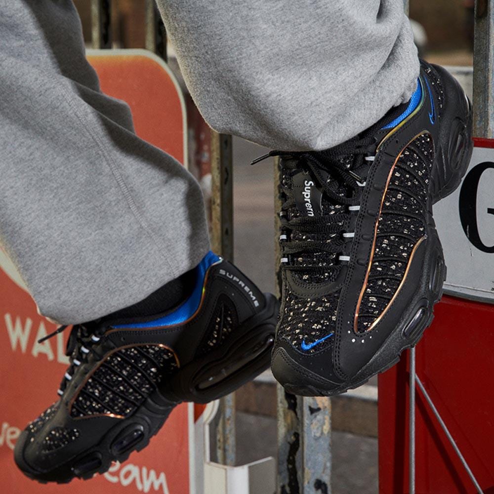 Supreme x outlet nike tailwind 4