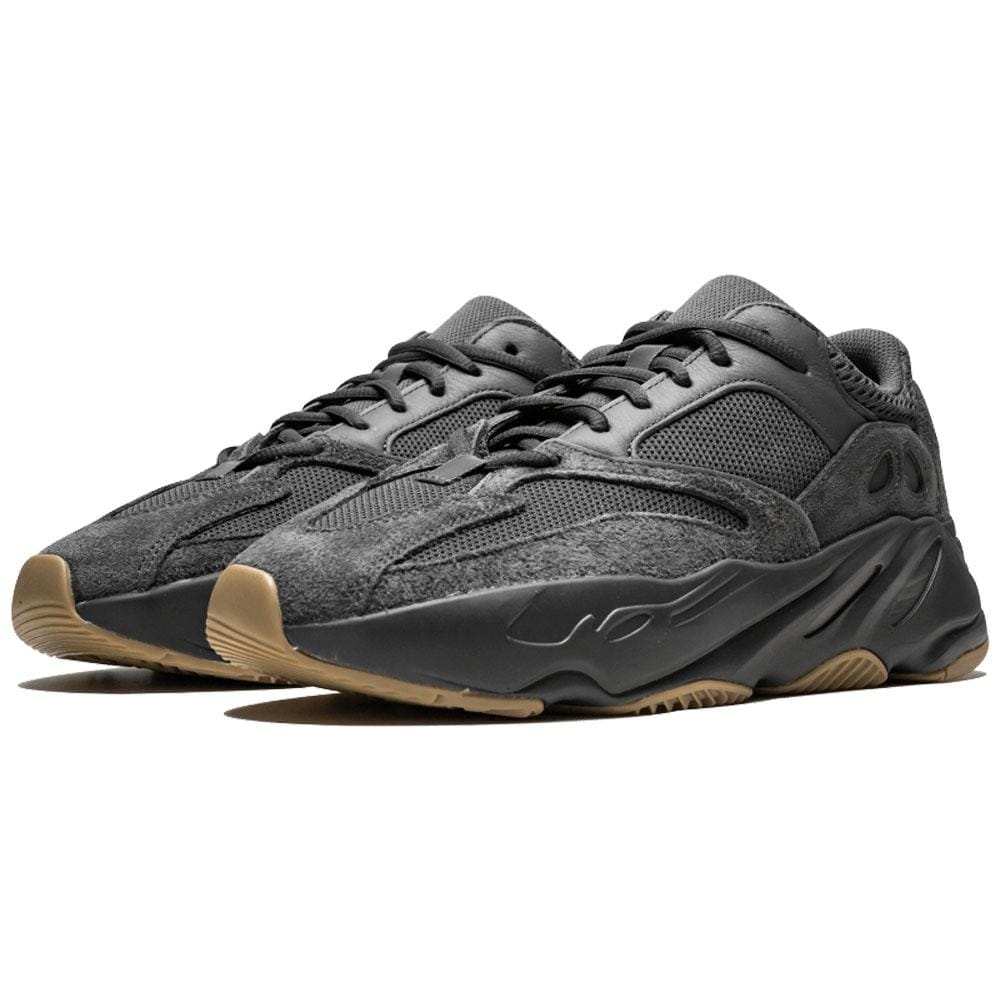 New yeezy 700 2025 all black