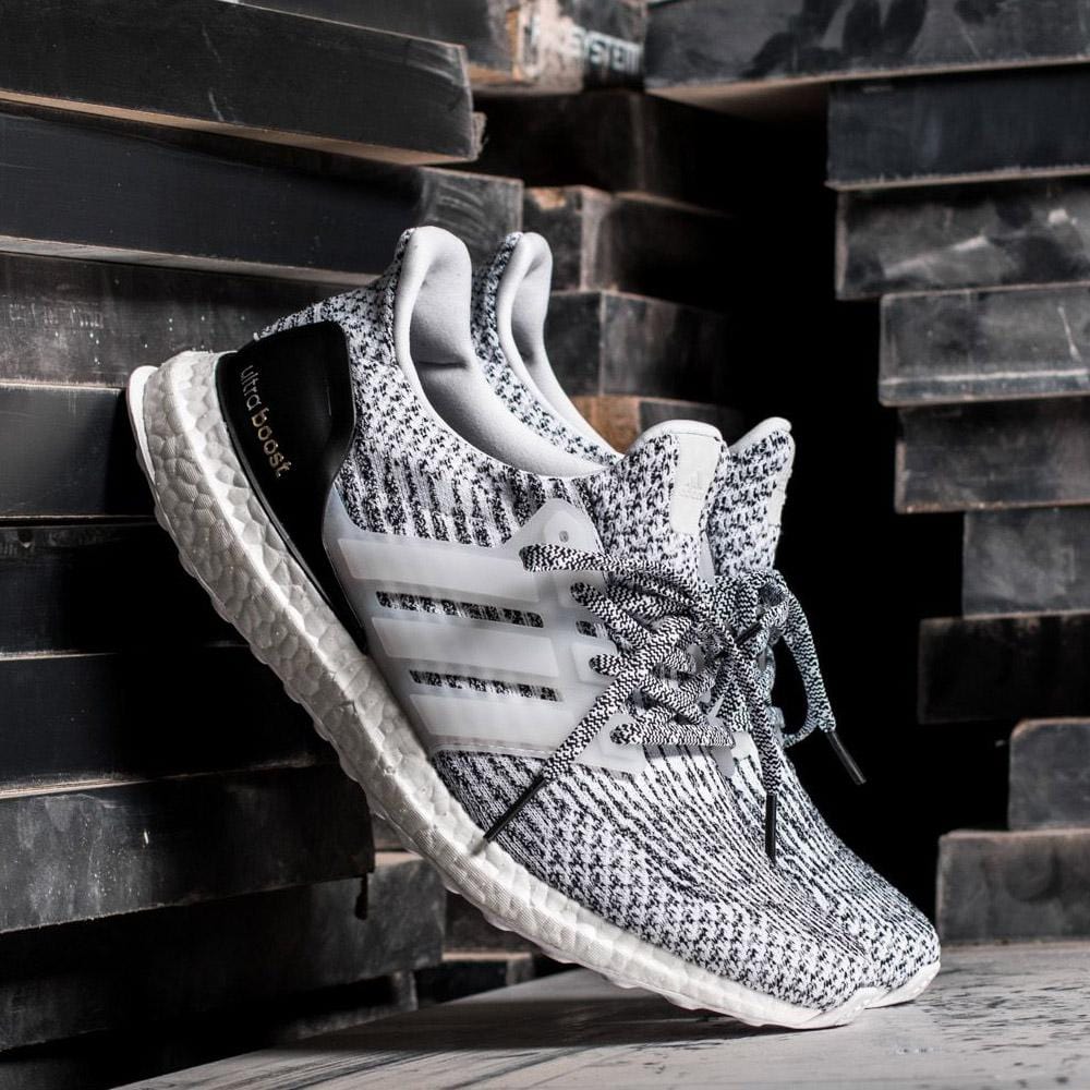 Adidas ultra boost 2025 3.0 triple black zebra