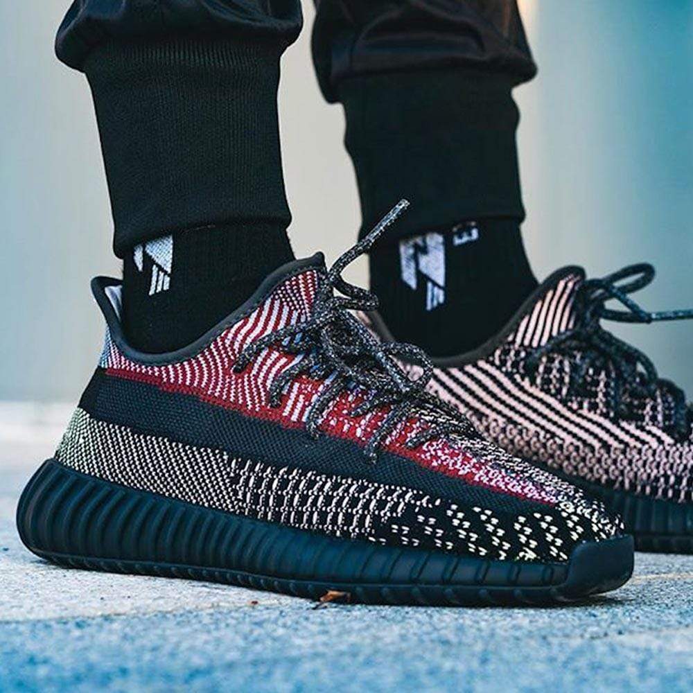 adidas Yeezy Boost 350 V2 Yecheil Non Reflective Kick Game