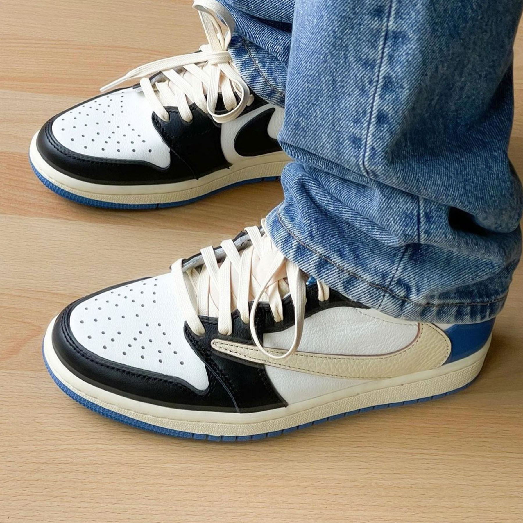 Fragment Design x Travis Scott x Air Jordan 1 Retro Low — Kick Game