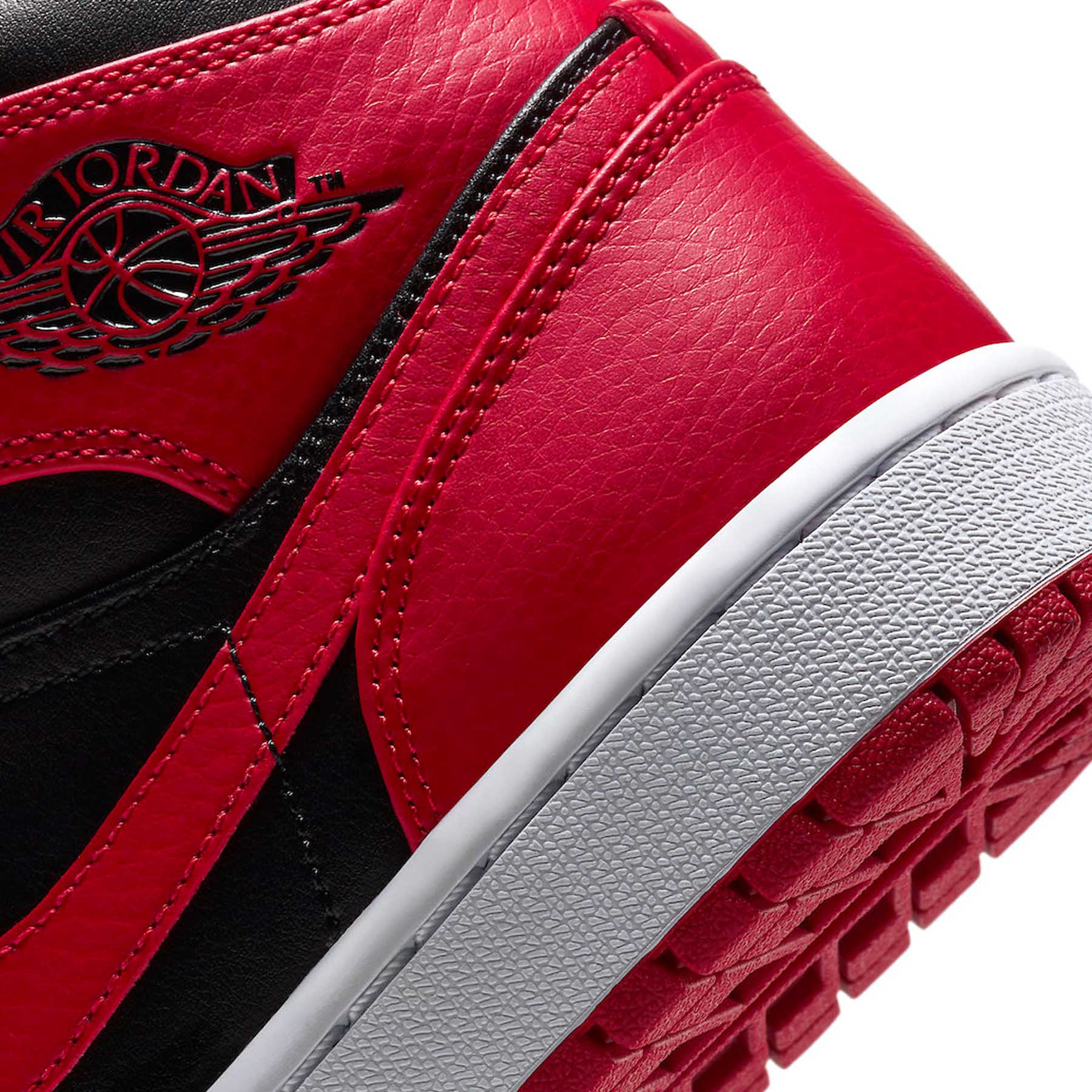 Air jordan 1 mid 2024 banned