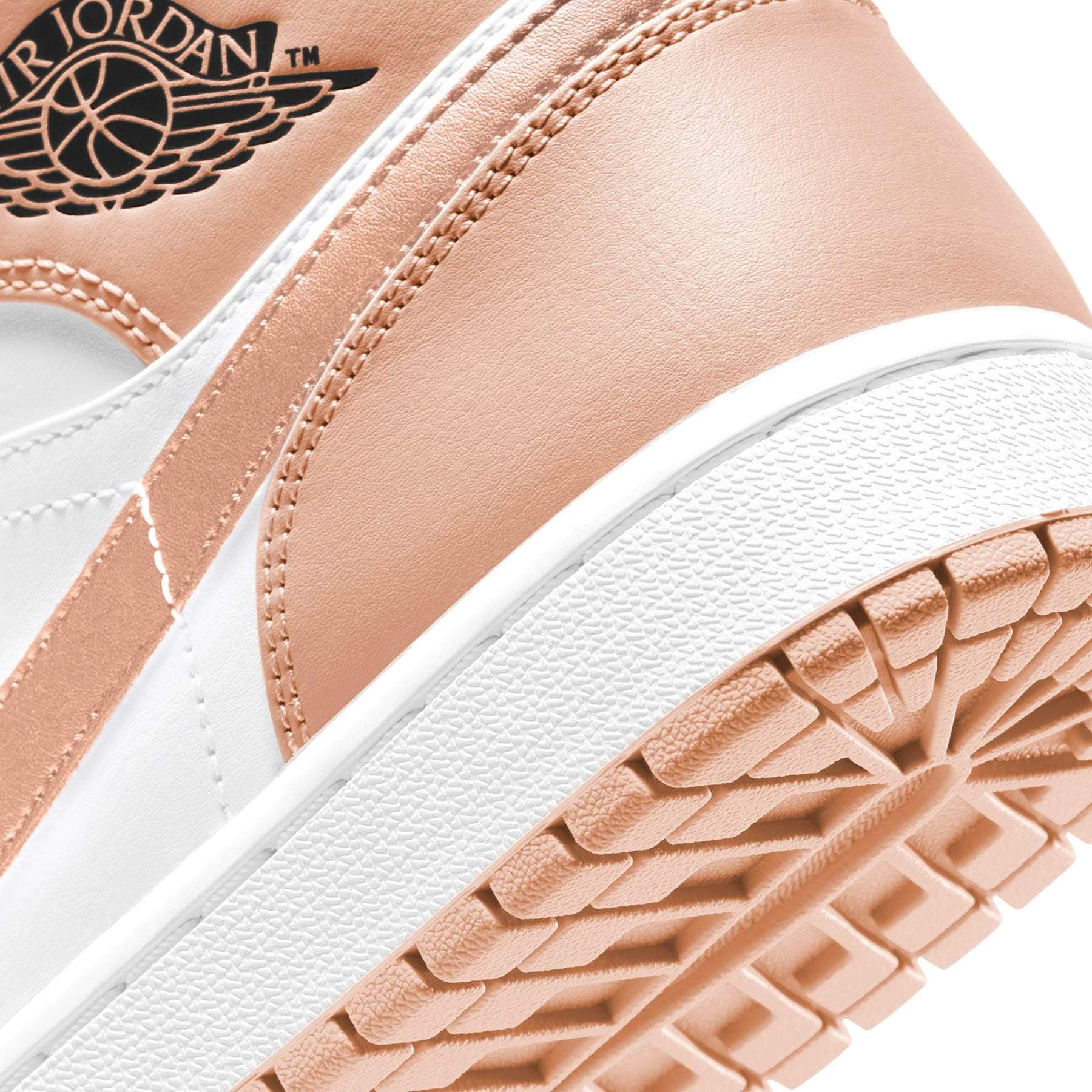 Air jordan 1 outlet crimson tint foot locker