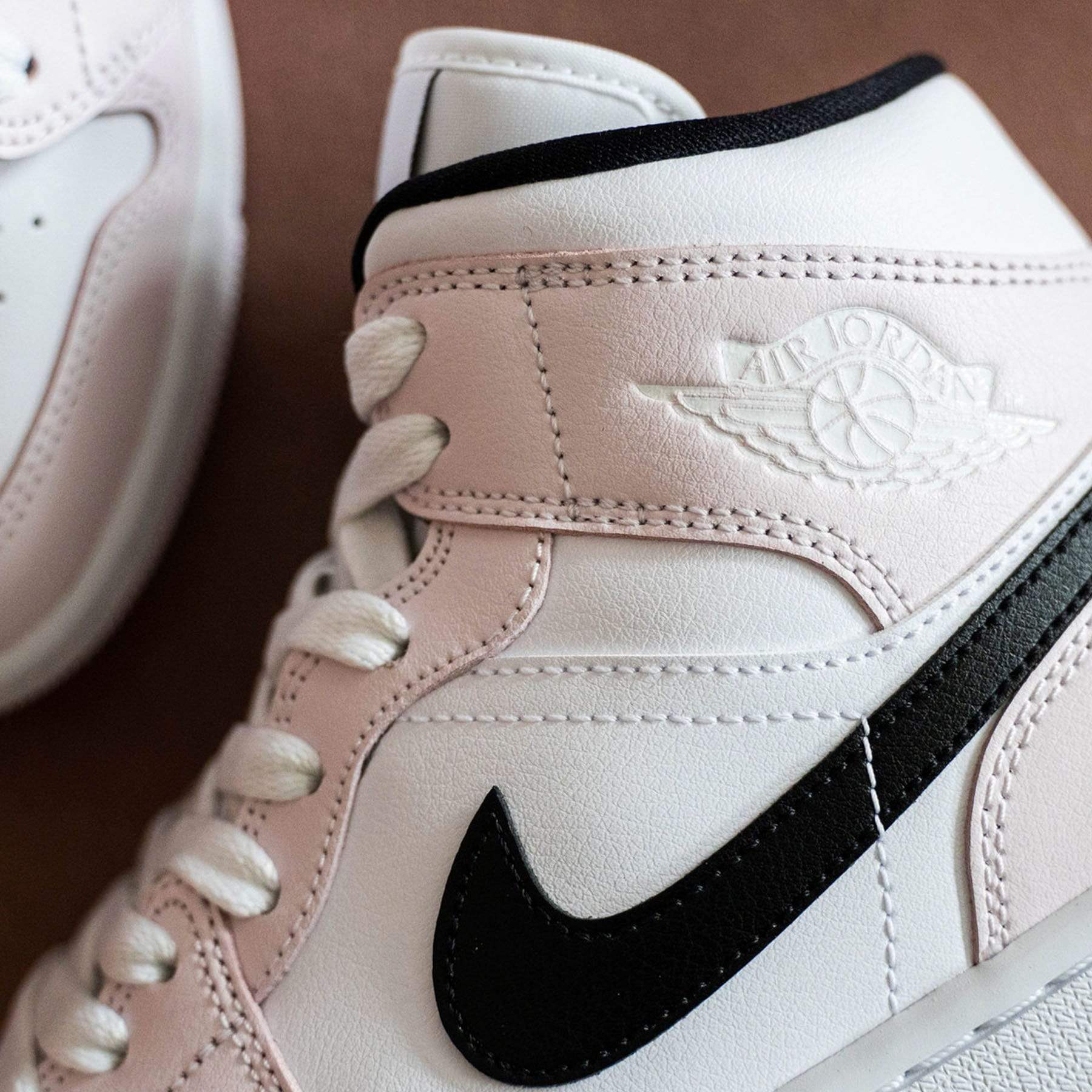 Air Jordan 1 Mid Wmns Barely Rose Kick Game