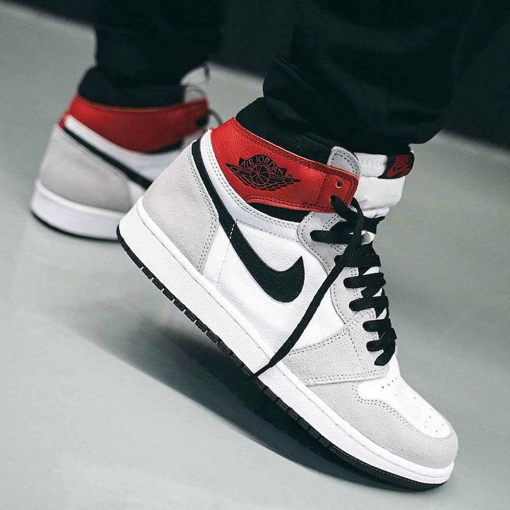 Air Jordan 1 Retro High OG 'Smoke Grey' — Kick Game