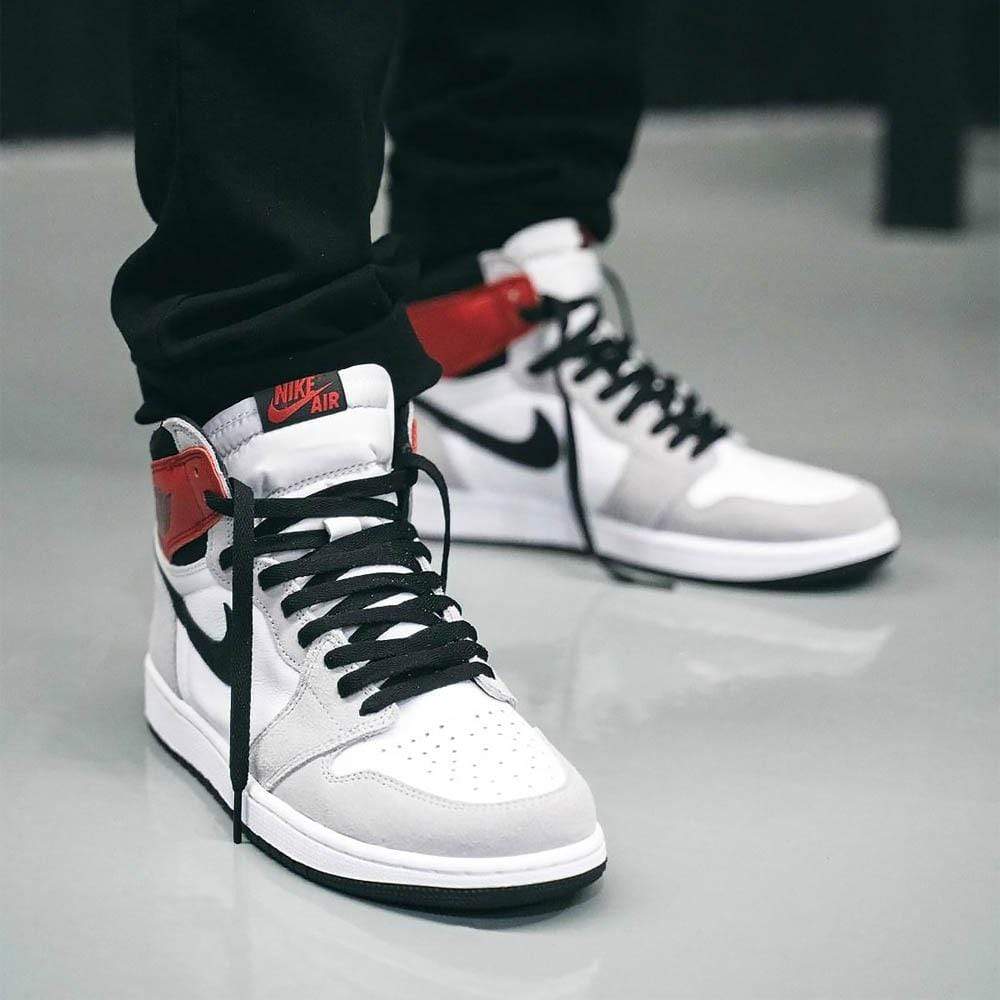 Air Jordan 1 Retro High OG 'Smoke Grey' — Kick Game