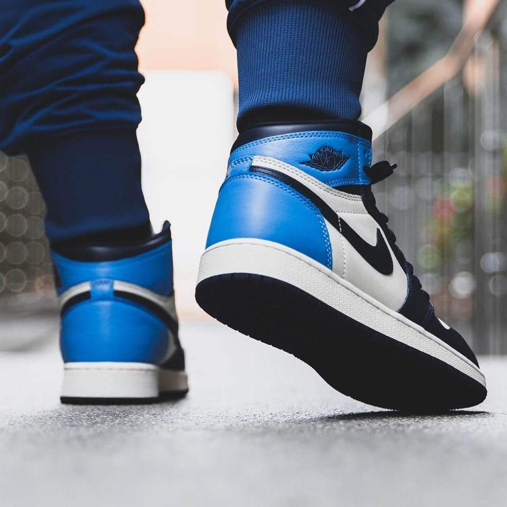 Air jordan 1 retro discount high og obsidian unc 2019