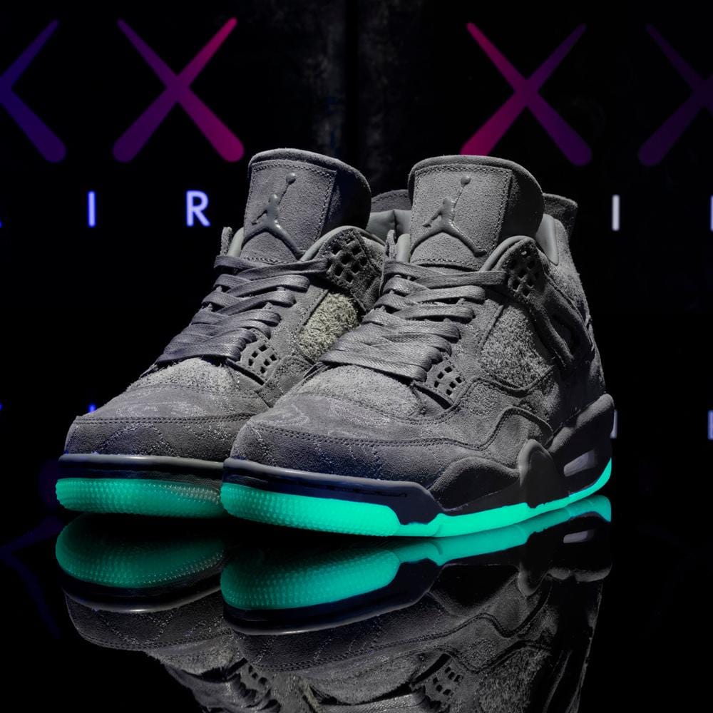 Jordan x store kaws precio