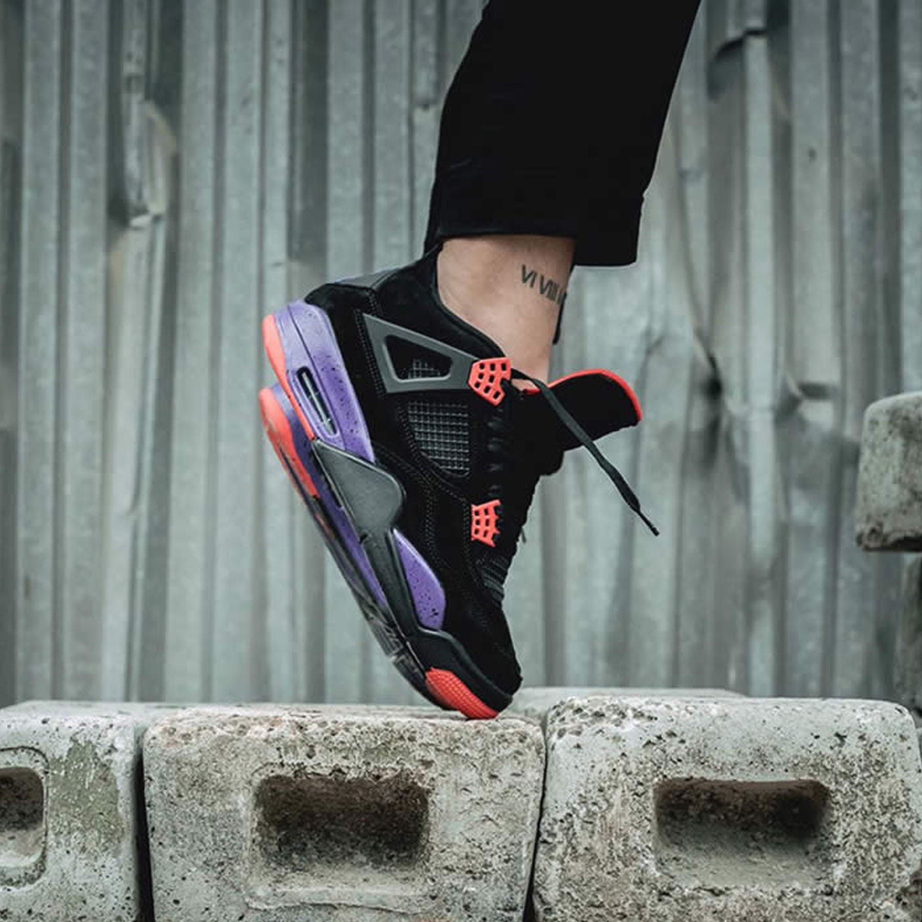 Jordan 4 raptors store drake signature