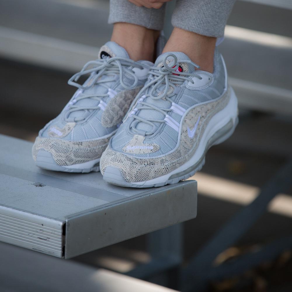 Nike air max 98 outlet wolf grey on feet