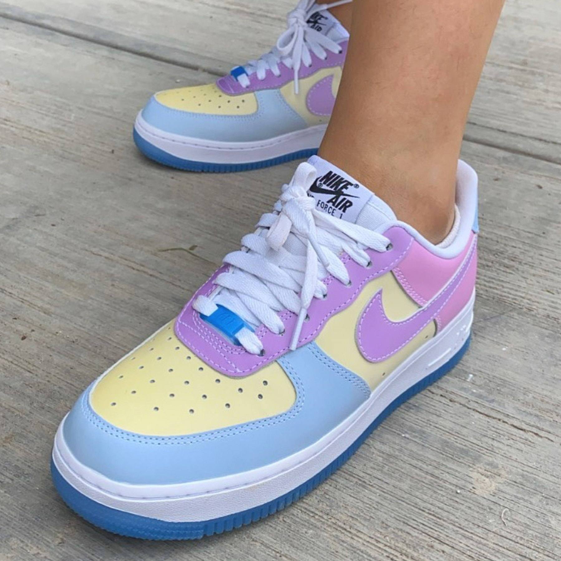 Nike Air Force 1 07 LX Wmns UV Reactive Kick Game