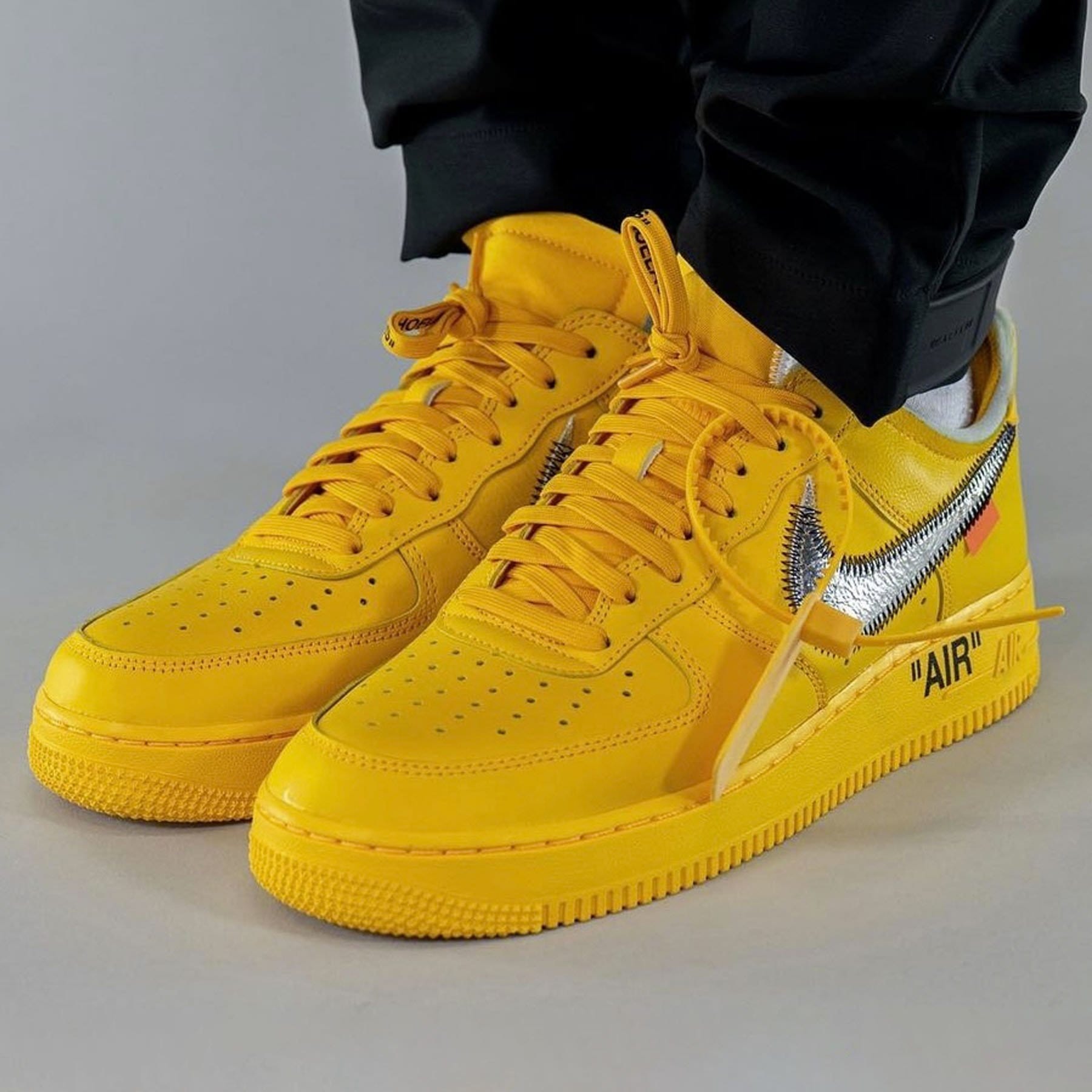 Nike air force x off best sale white yellow