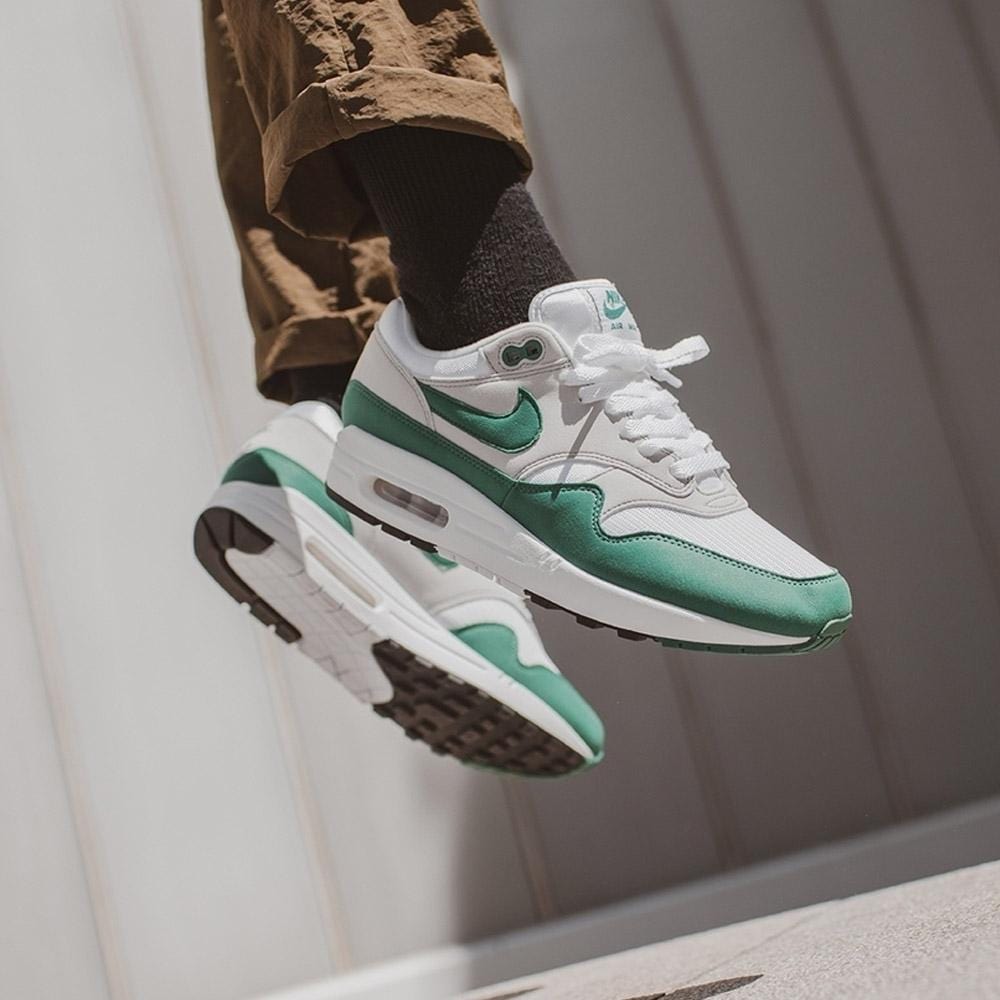 Air max 1 green 2024 pink