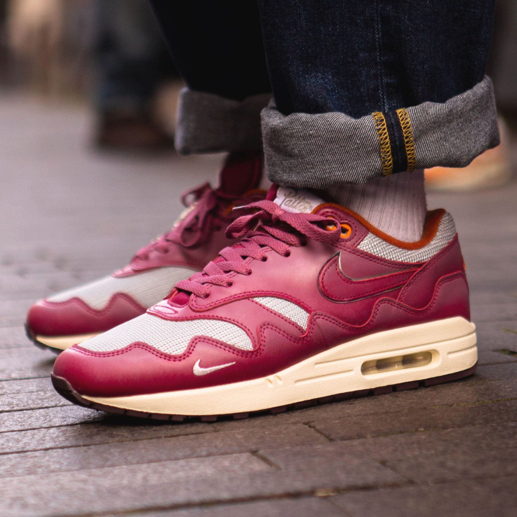 Maroon air hot sale max 9