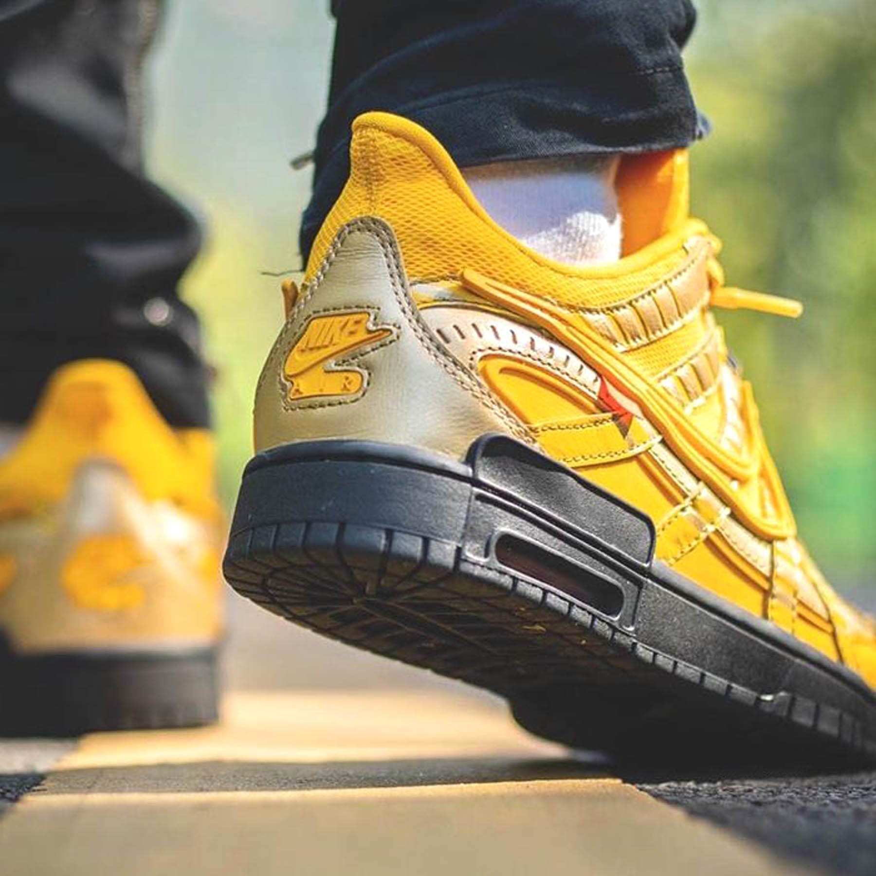 Off-White x Nike Air Rubber Dunk 'University Gold' — Kick Game