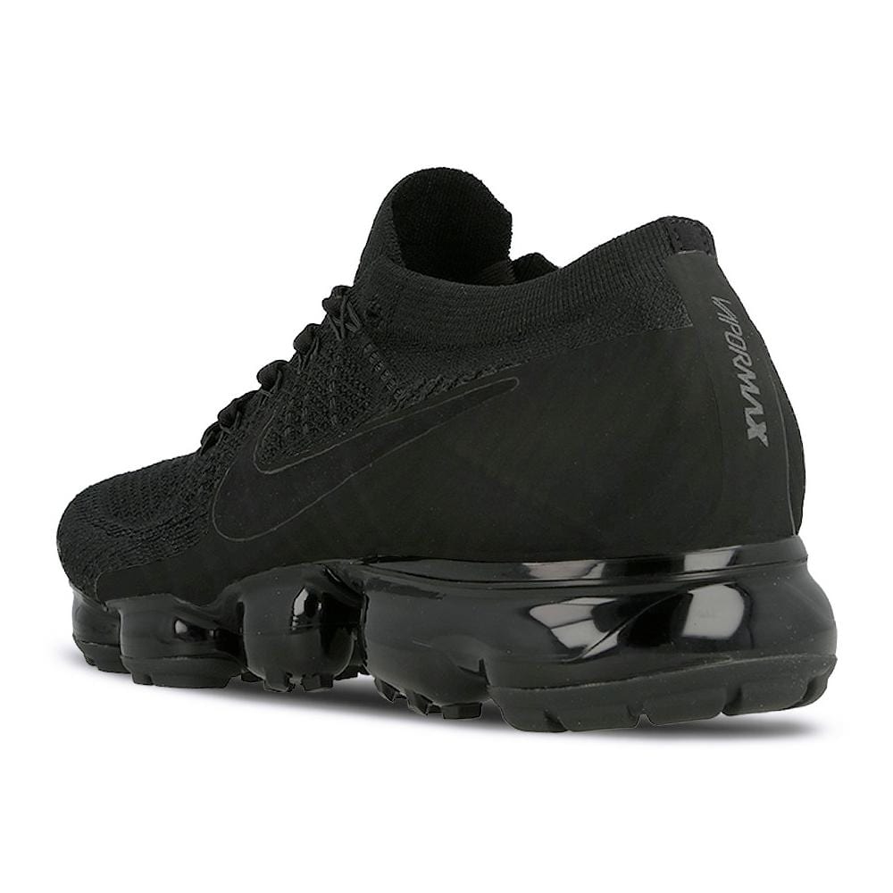 Nike air vapormax flyknit triple outlet black