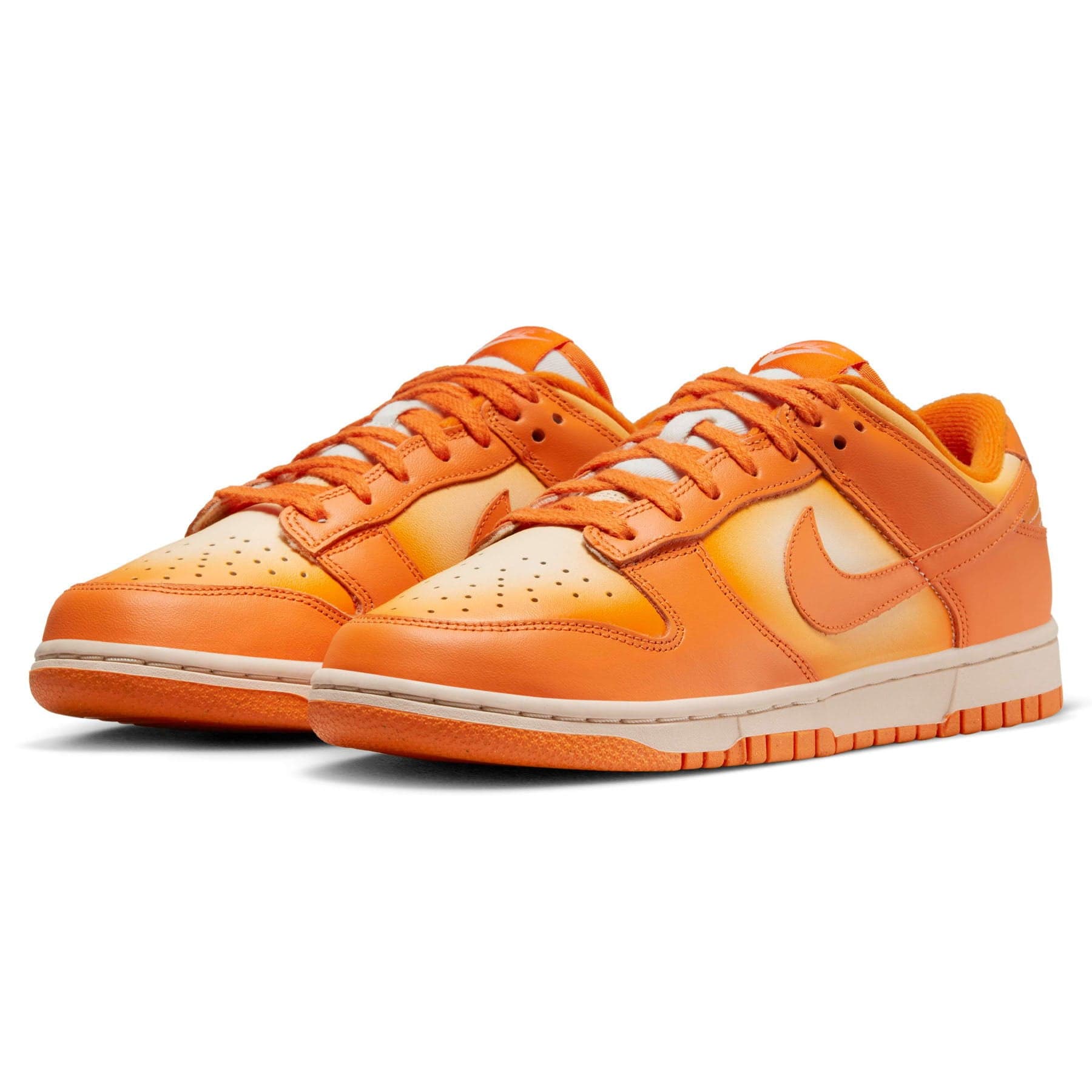 Nike Dunk Low Wmns Magma Orange Kick Game