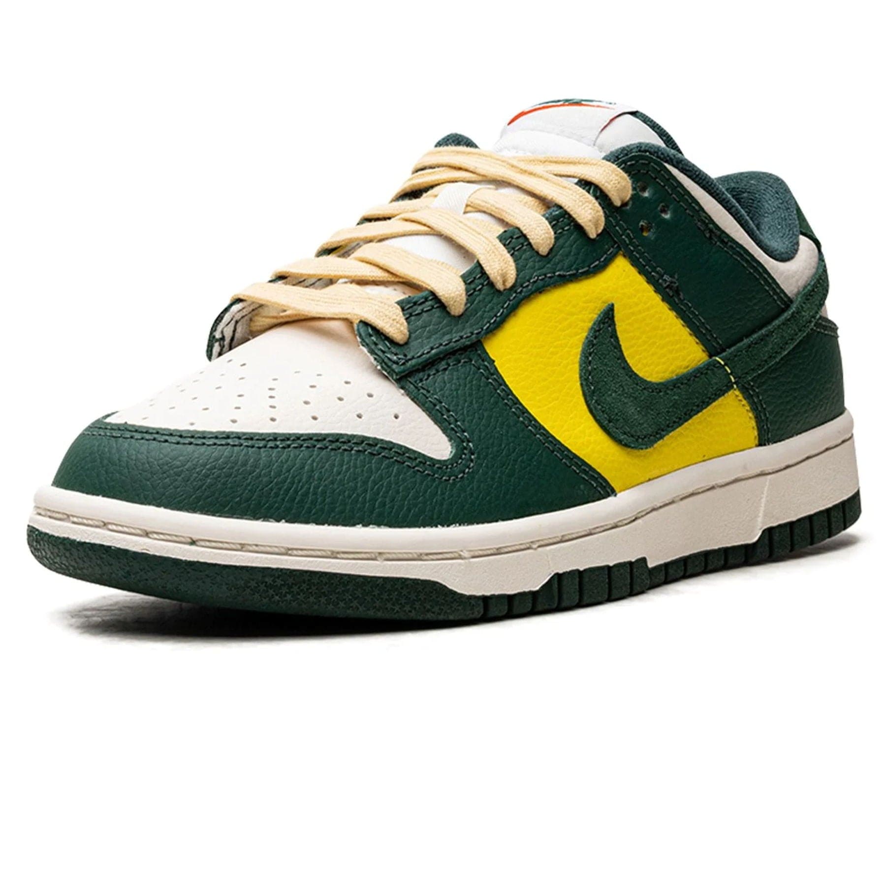 Nike Dunk Low SE Wmns 'Noble Green' — Kick Game