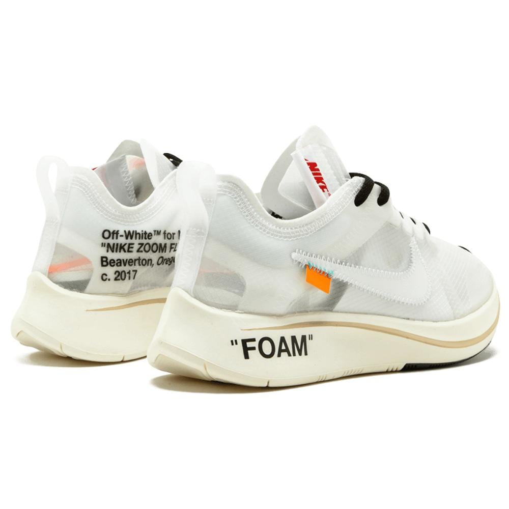 Footpatrol 'zoom clearance fly off white